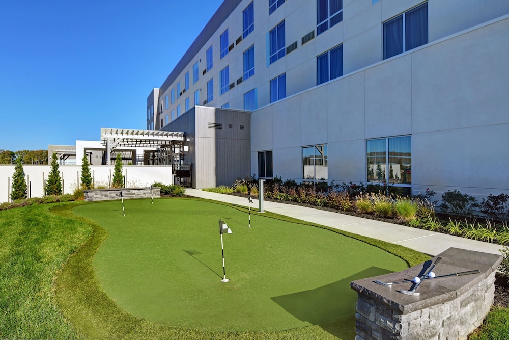 Courtyard Hamilton 37/43