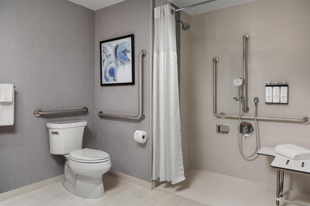 Hyatt Place Toronto Airport 47/50