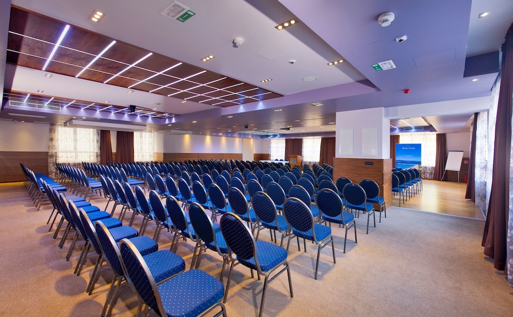 Hotel Plaza Omis 26/33