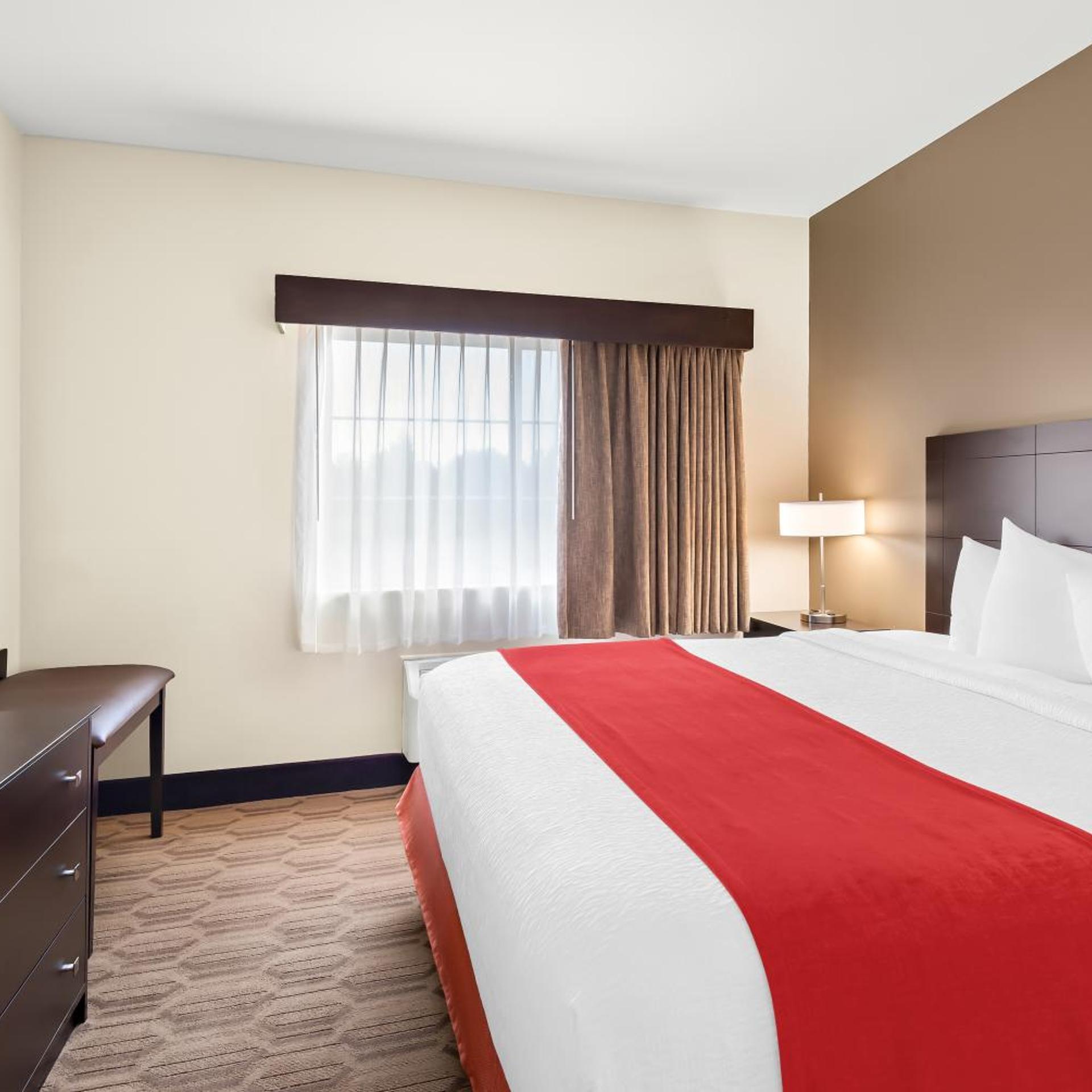 2 Bedrooms, Suite, 2 King Beds, Sofa