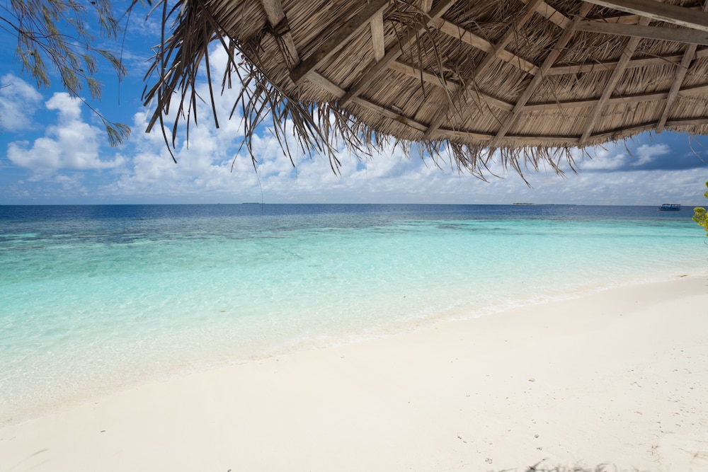 Sandies Bathala Maldives 63/71