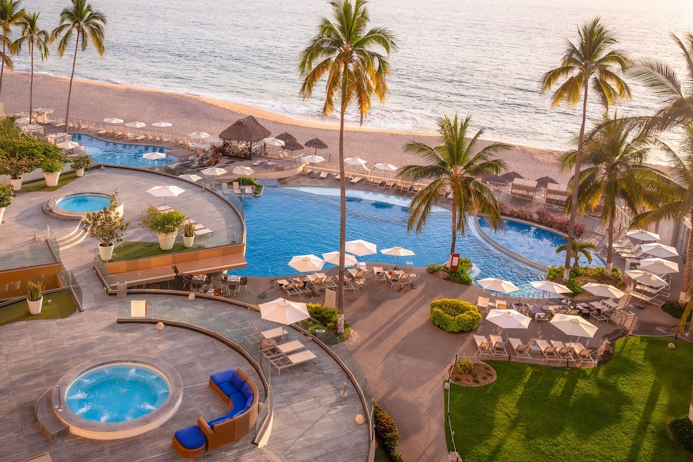 Sunset Plaza Beach Resort 42/79