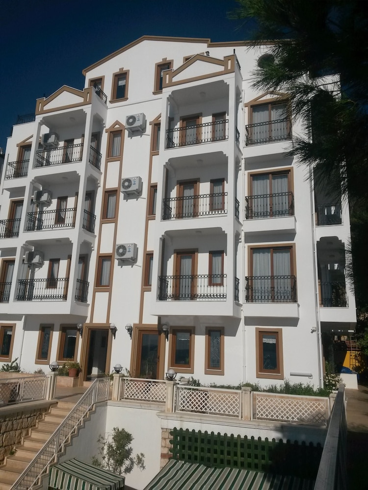 Medusa Hotel 5/59