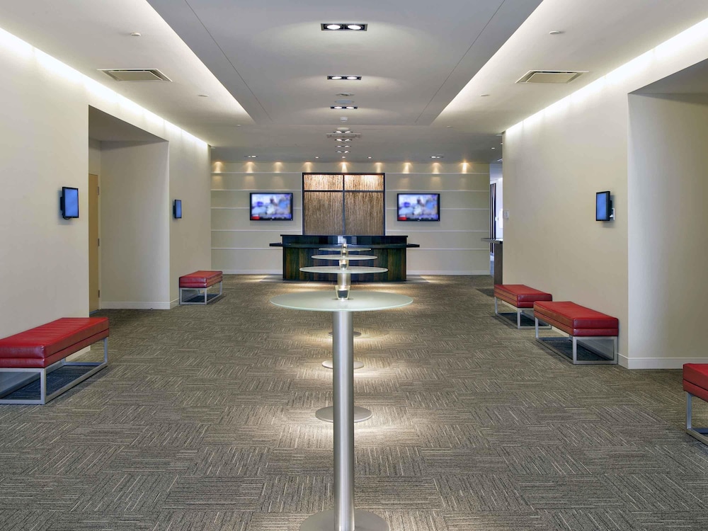 NOVOTEL MONTREAL AIRPORT 44/50