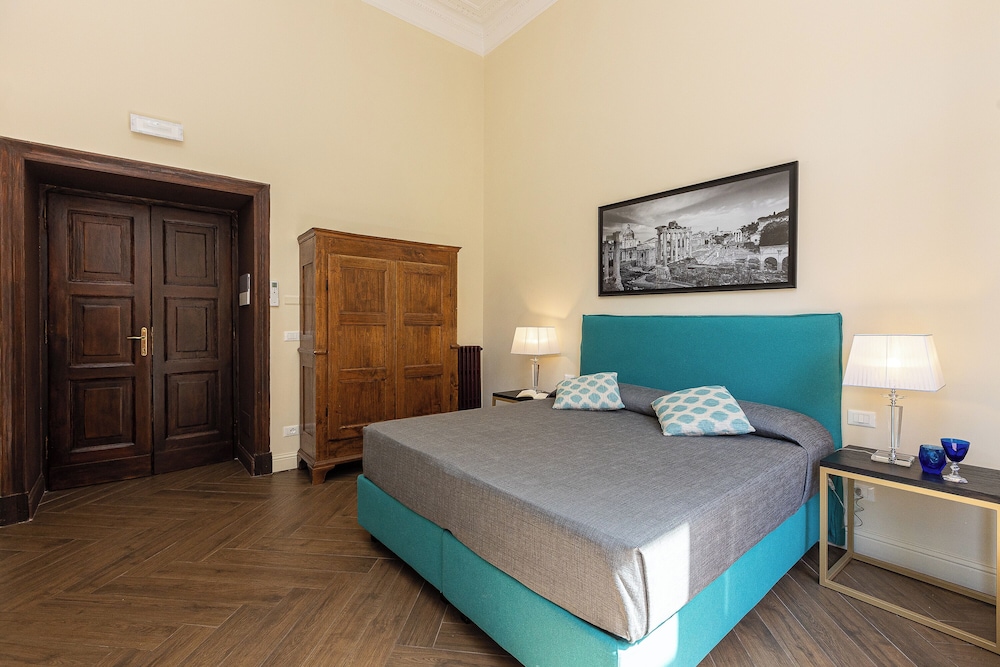 Prestigious Apartment Via Barberini 8/50