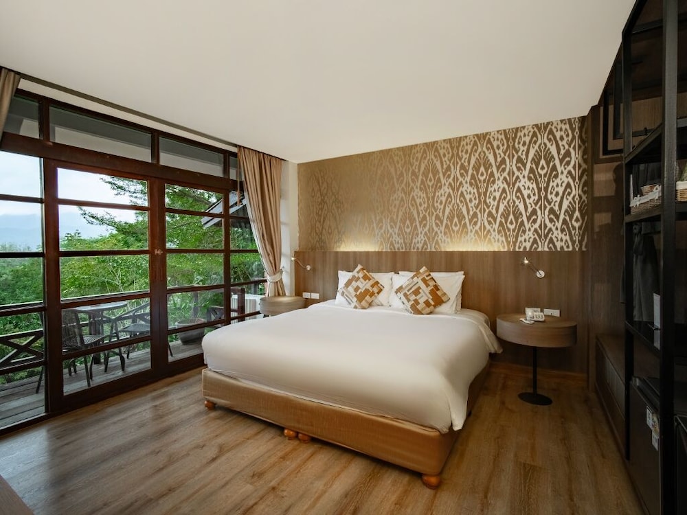 Issara Boutique Winery Hotel 25/78