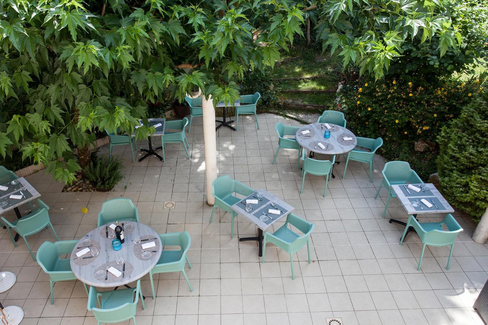 HOTEL DU LION D'OR 49/51