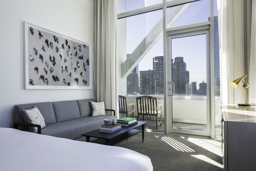 Ink 48 Hotel 44/87