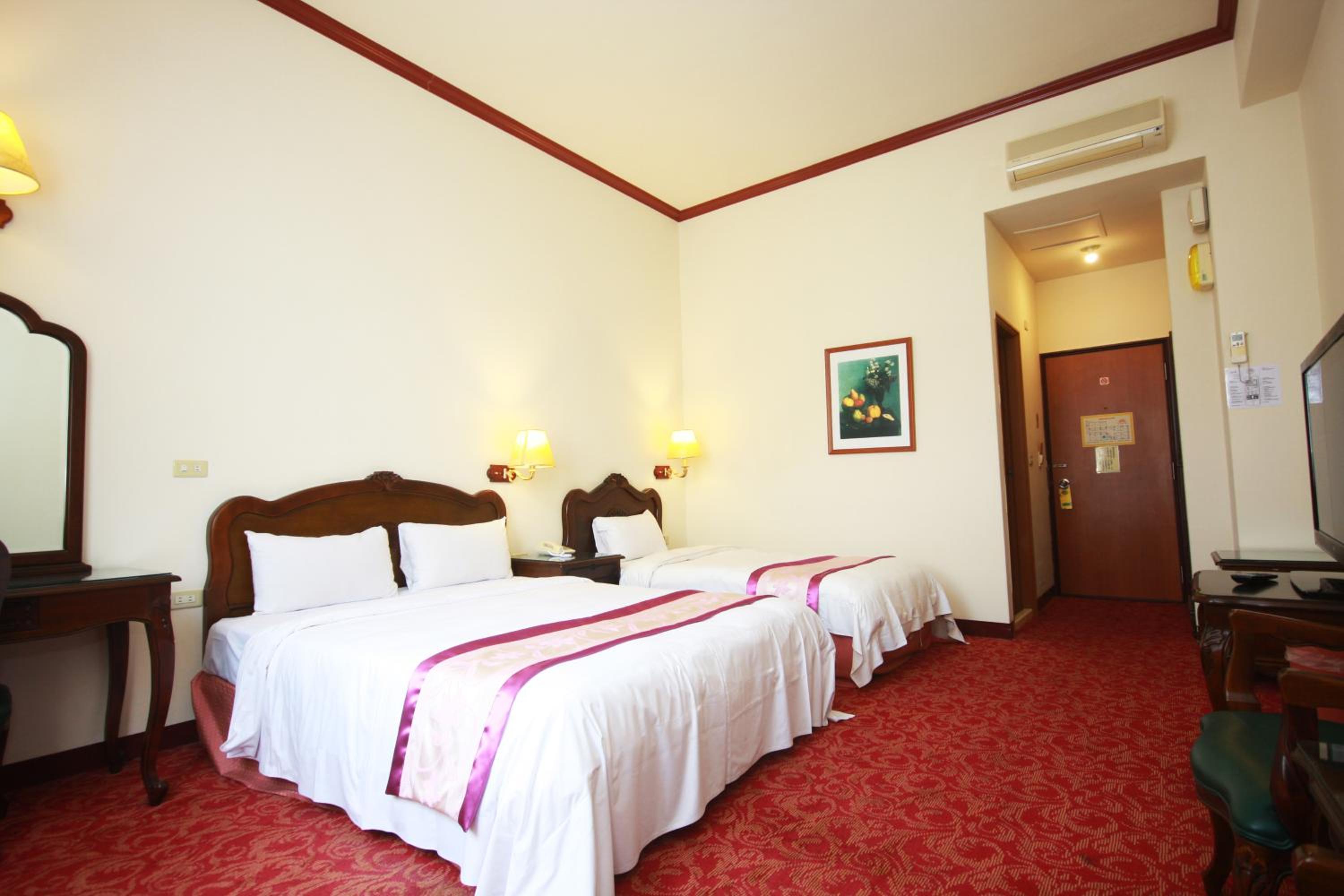 غرفة ثلاثية، East Commercial Affairs Hotel 2/2
