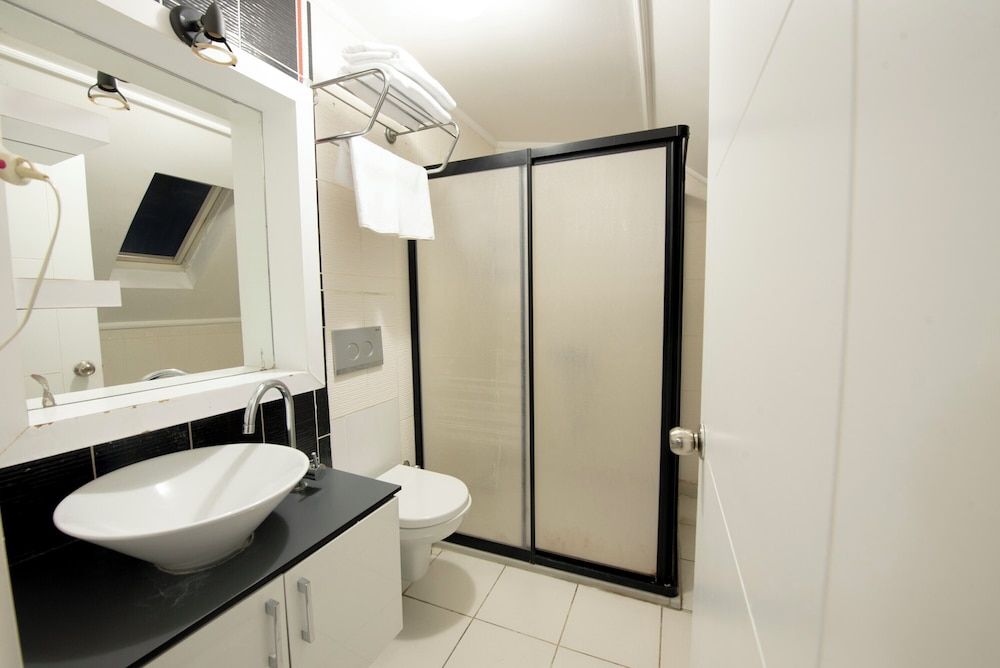 Grand Vatan Hotel 47/50