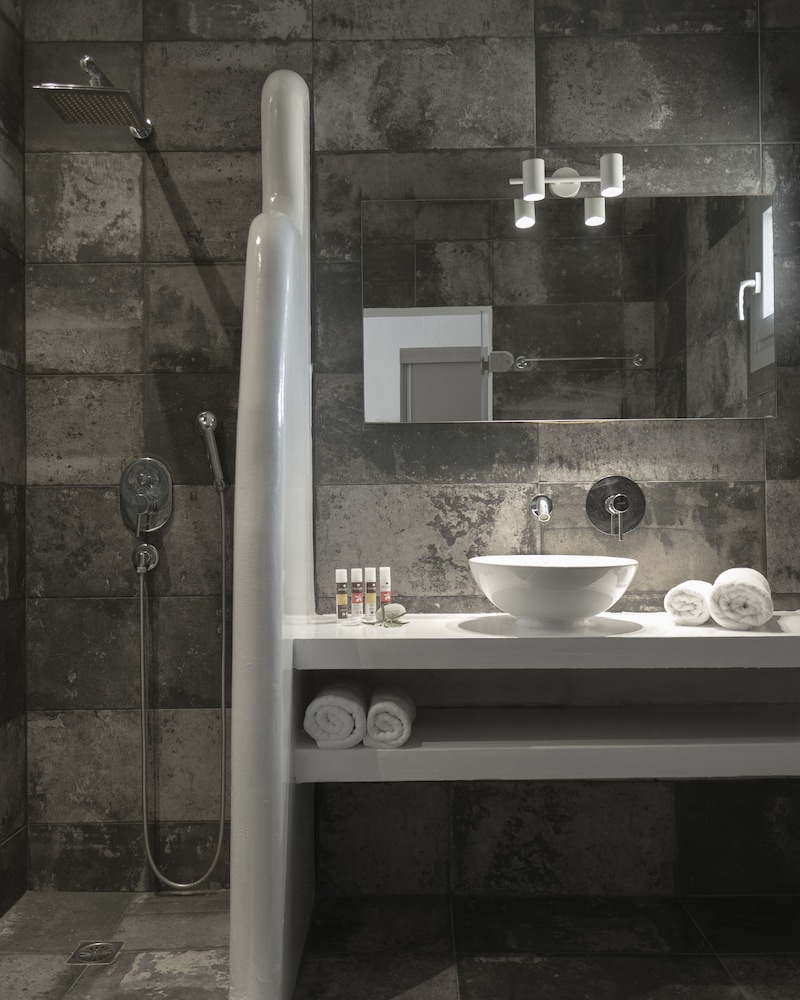 Mykonos Essence Hotel 44/47