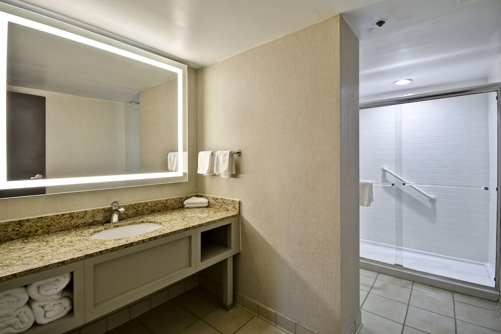 Embassy Suites Charlotte 19/73