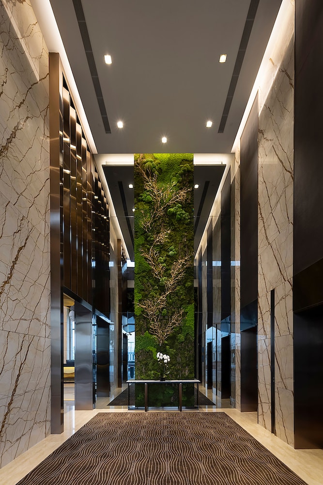 Dusit Thani Laguna Singapore 8/65