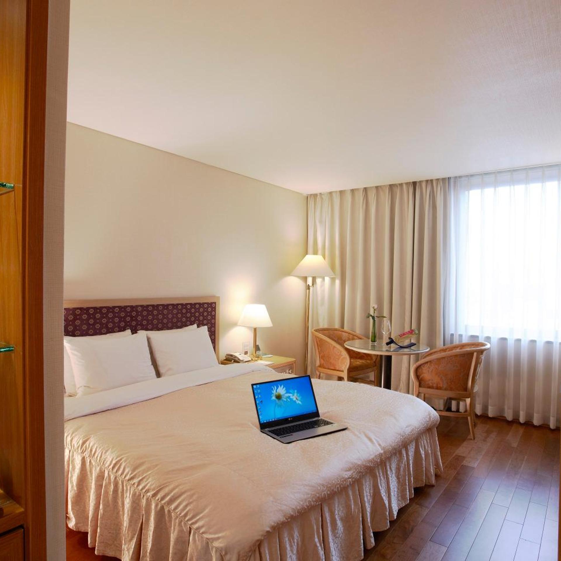 Standard, Double Bed, Bathtub