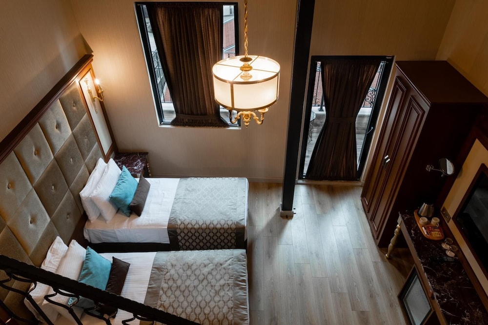 Hotel The Pera Hill 34/72