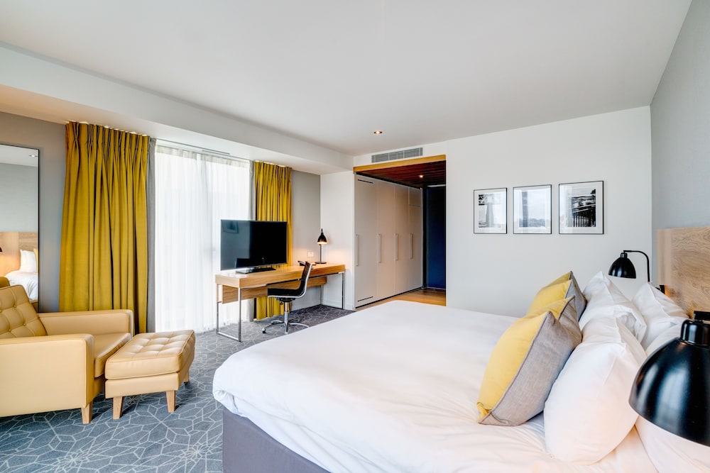 Apex City Quay Hotel And Spa 10/64