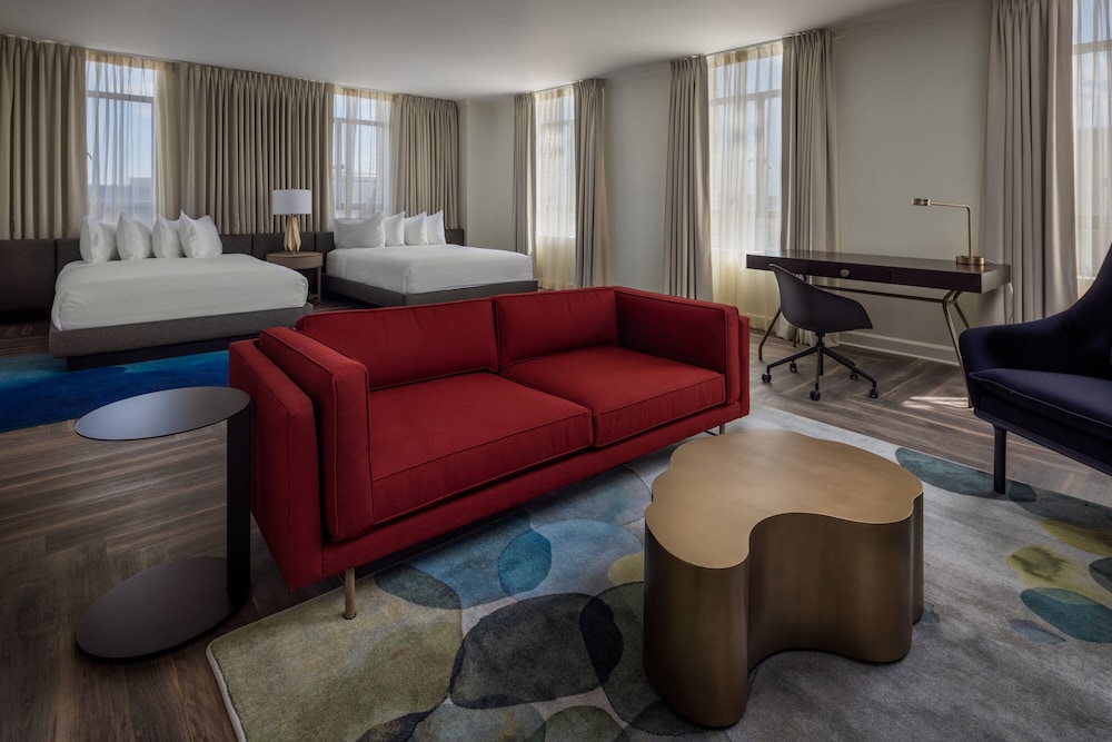 Hotel Deco Omaha, Tapestry Collection by Hilton 45/64
