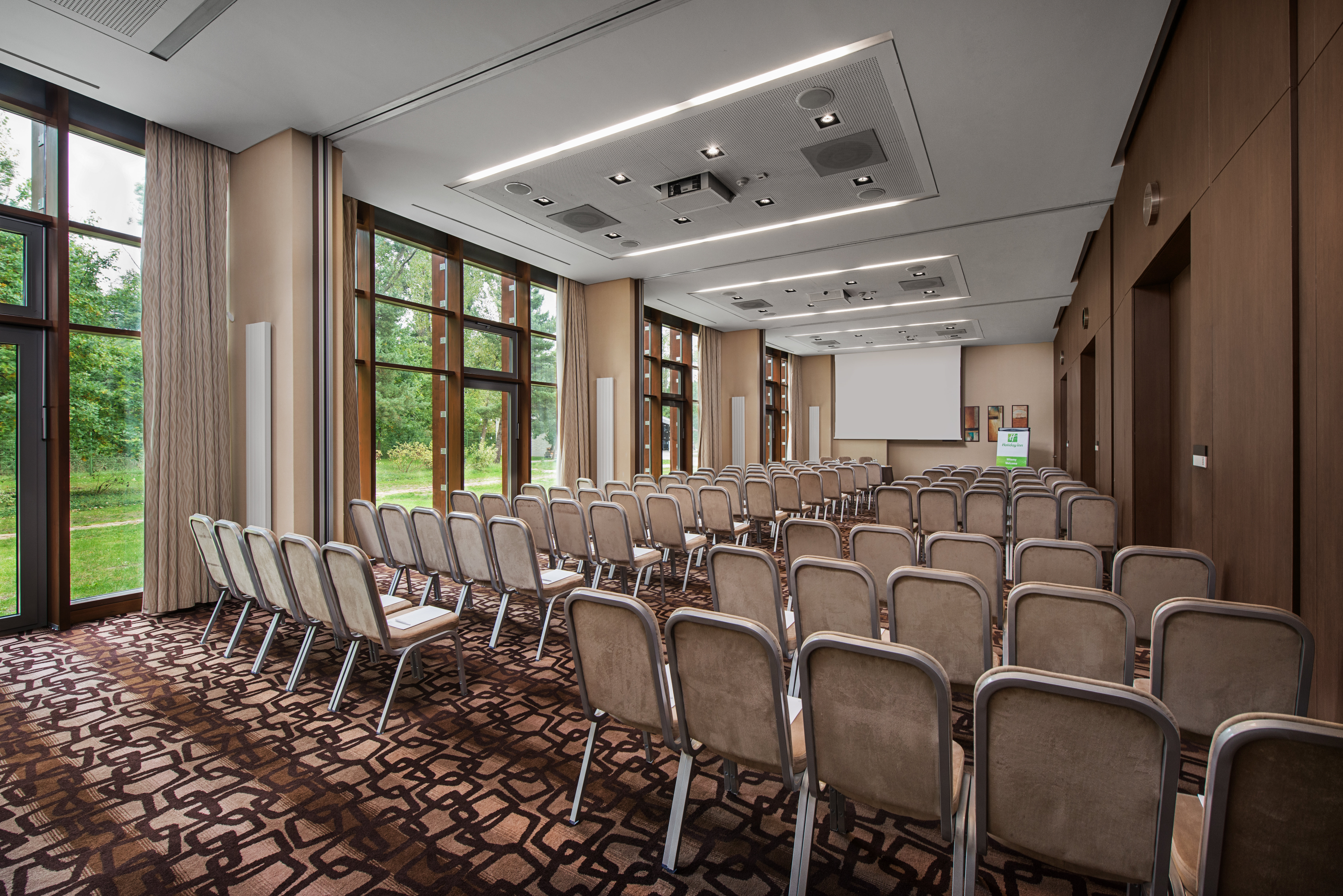 Holiday Inn Warsaw Jozefow 39/50