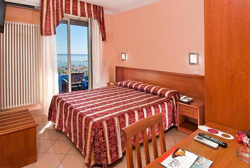 Bristol Hotel 29/55