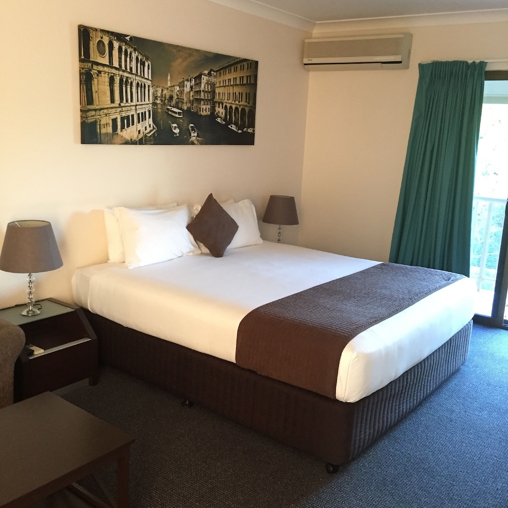 Aspley Carsel Motor Inn 11/60