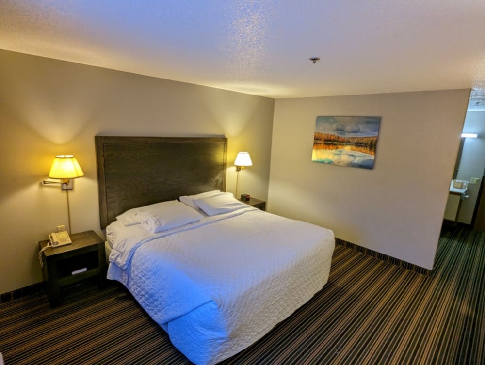 Woodfield Inn and Suites 15/60