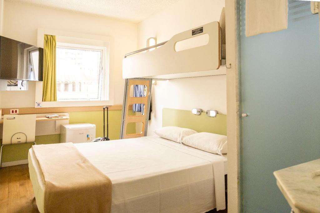 SUPERIOR, DOUBLE BED, SOFA