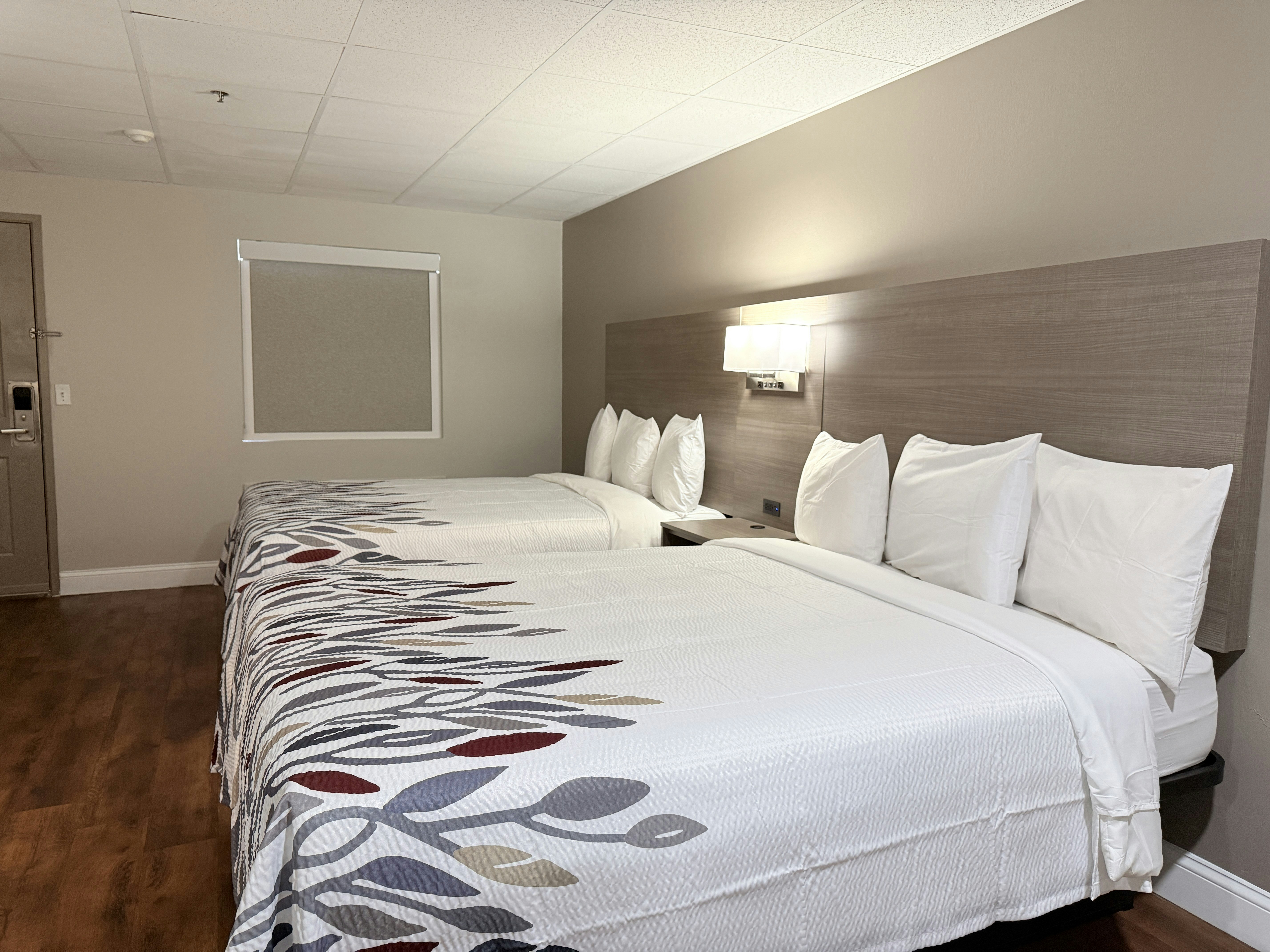 Rodeway Inn Swansea, MA 24/42