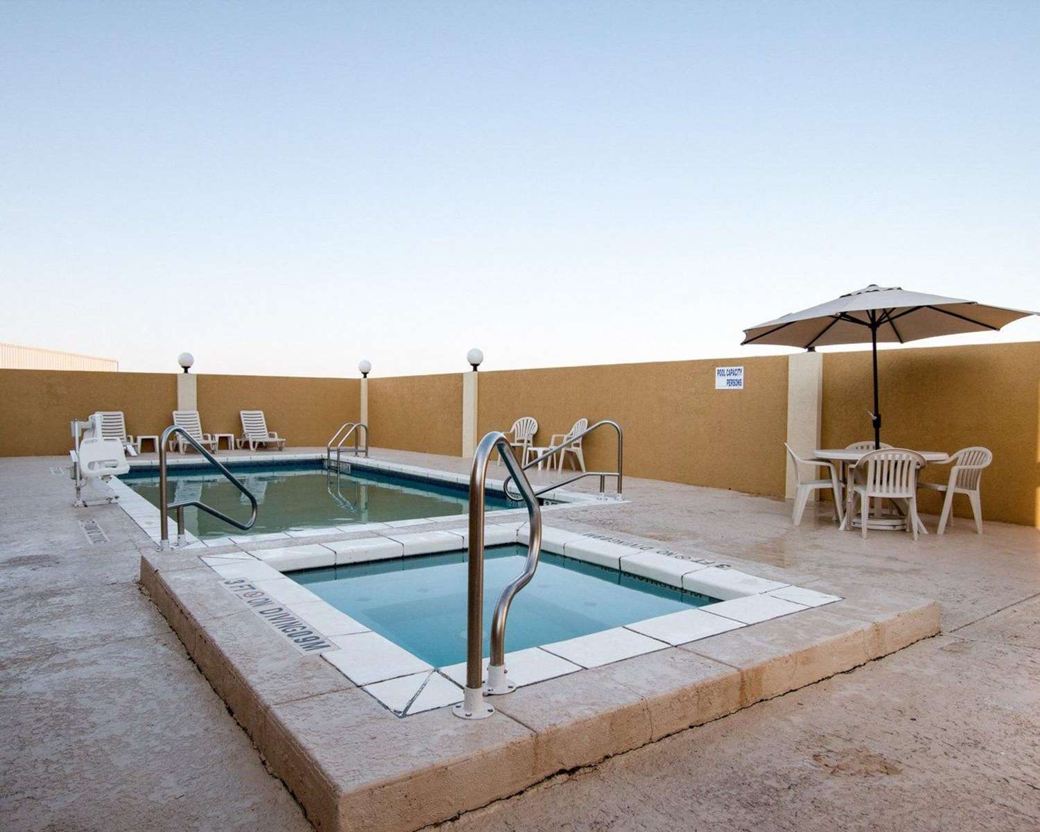Comfort Suites San Angelo 16/16