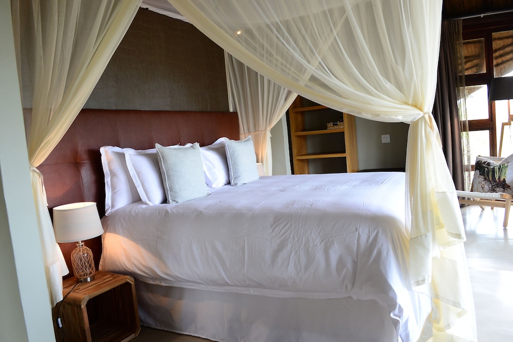 Mhondoro Game Lodge 14/50