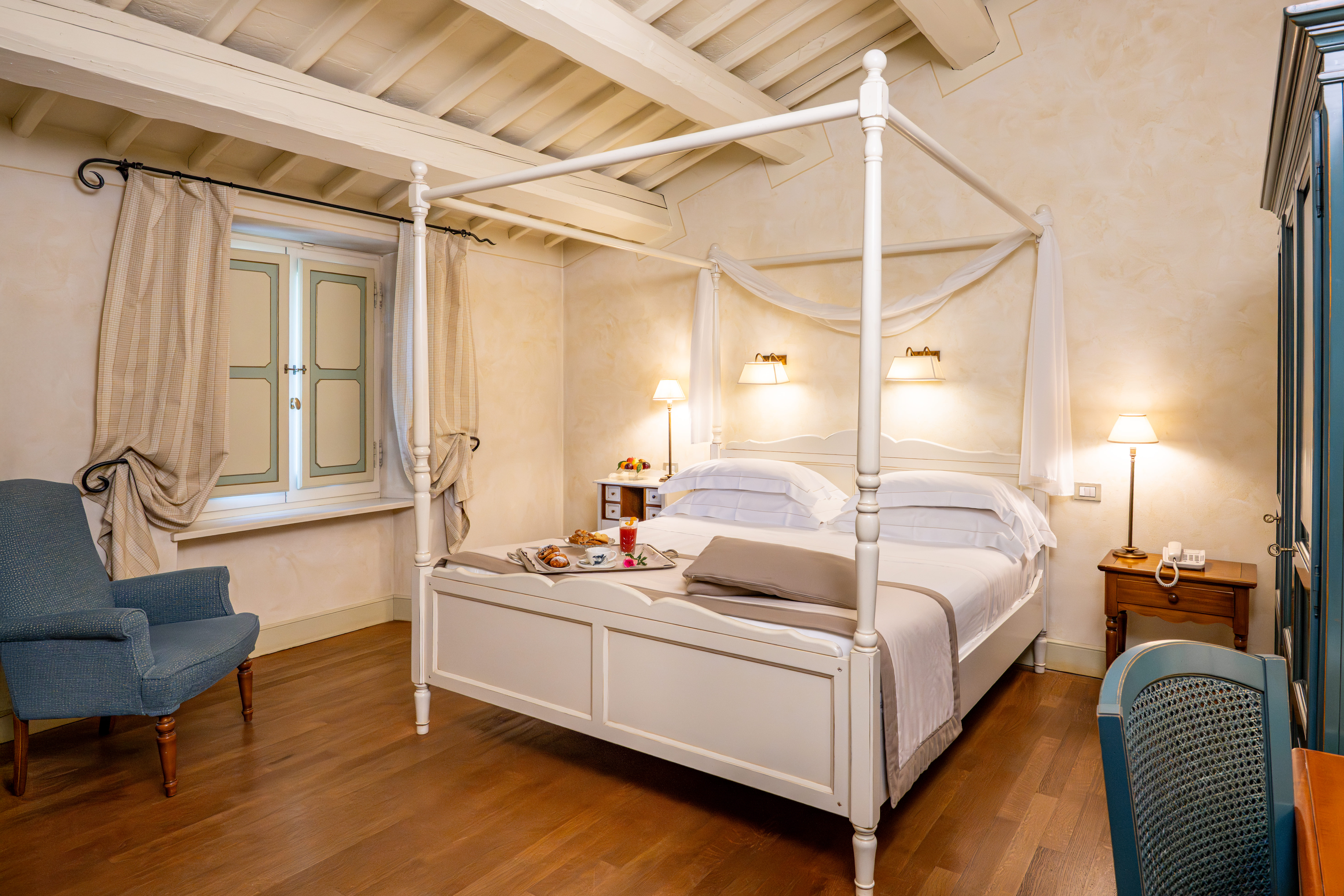DELUXE, SINGLE, DOUBLE BED
