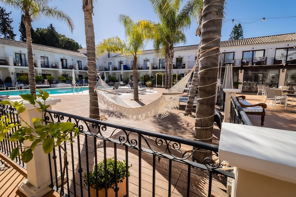 Paloma Blanca Boutique Hotel 42/50