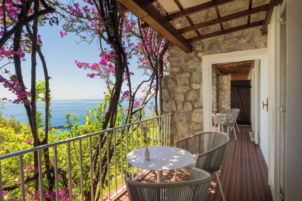 Santavenere Hotel 61/71