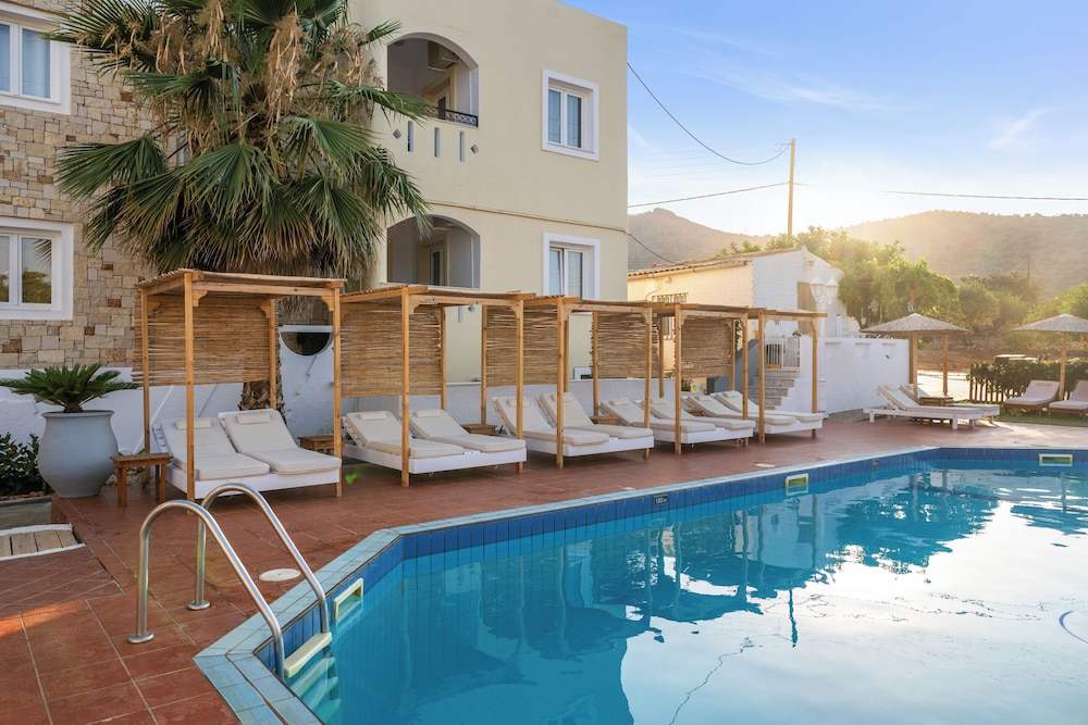 Nikos Apartments 24/76