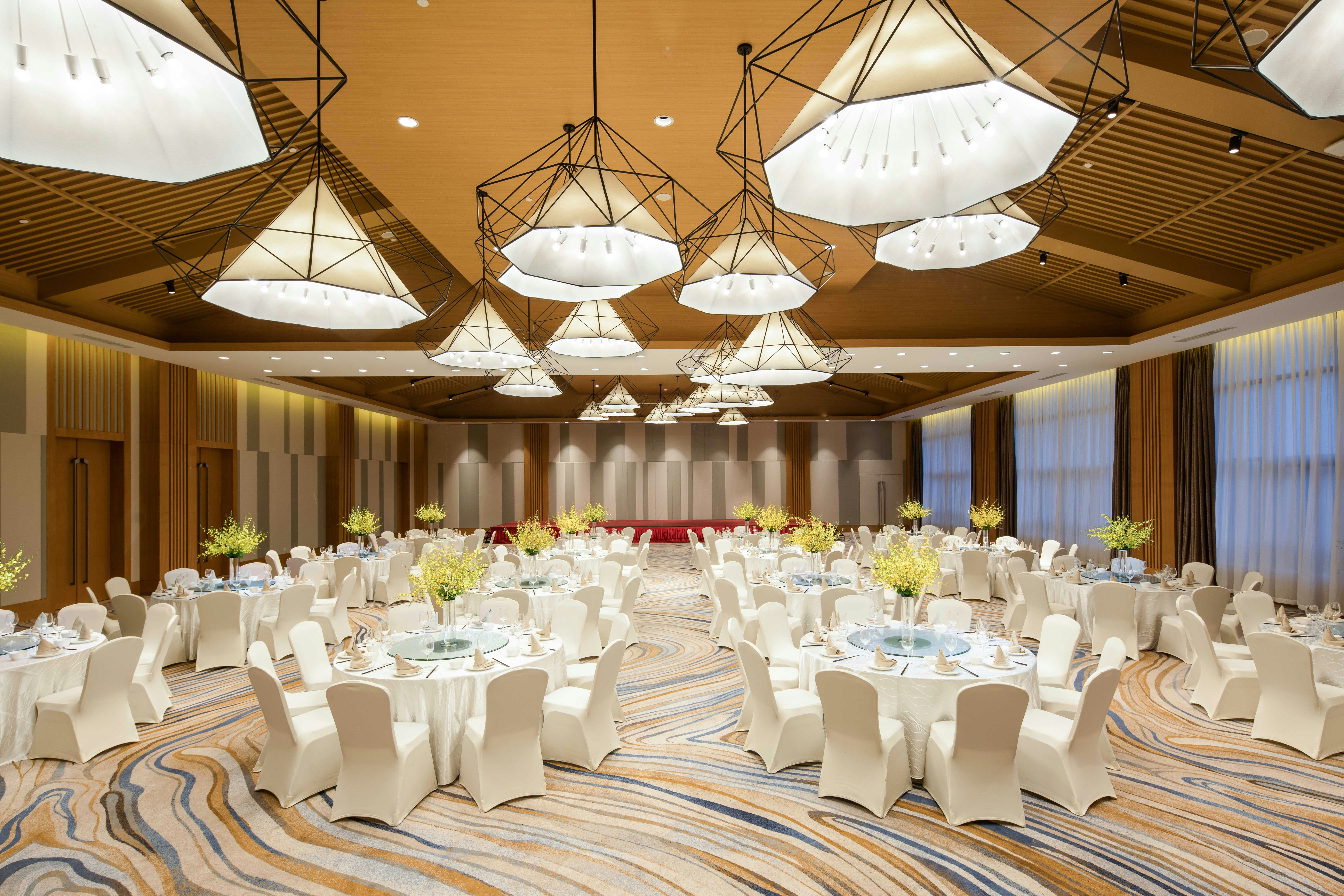 HOLIDAY INN KUNSHAN HUAQIAO 24/50