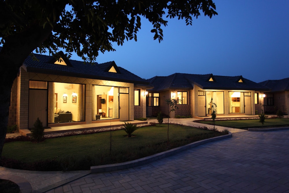 Shri Radha Brij Vasundhara Resort & Spa - Goverdhan 6/30