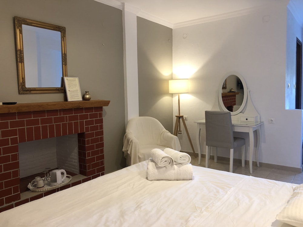 Villa Christina-Vromolimnos 16/56