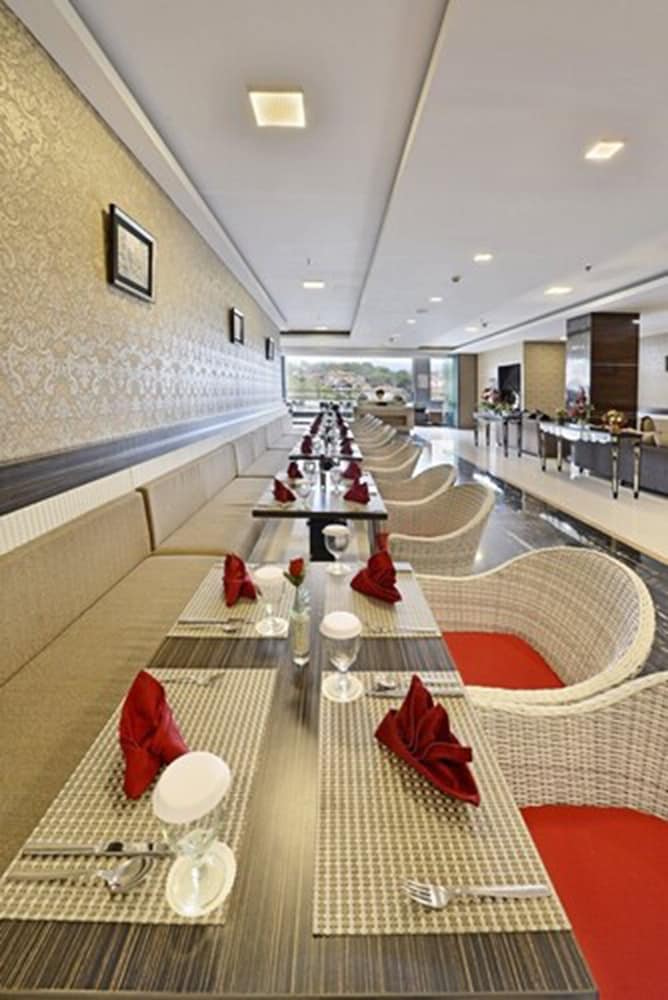 Travello Hotel Bandung 50/60