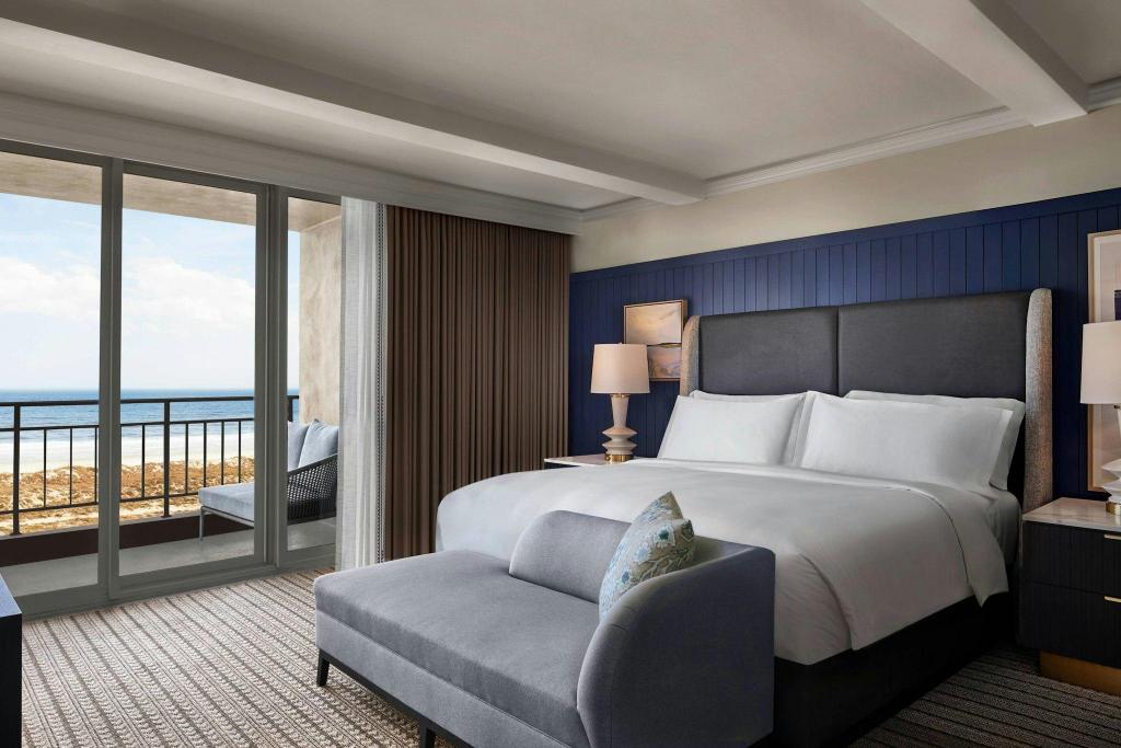 1 Bedroom, Suite, King Bed, Ocean Front, Sofa, Ground Floor