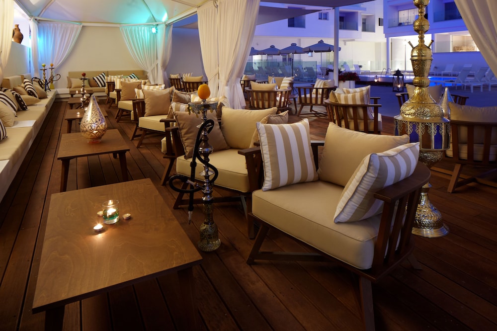 Melpo Antia Hotel & Suites 55/69
