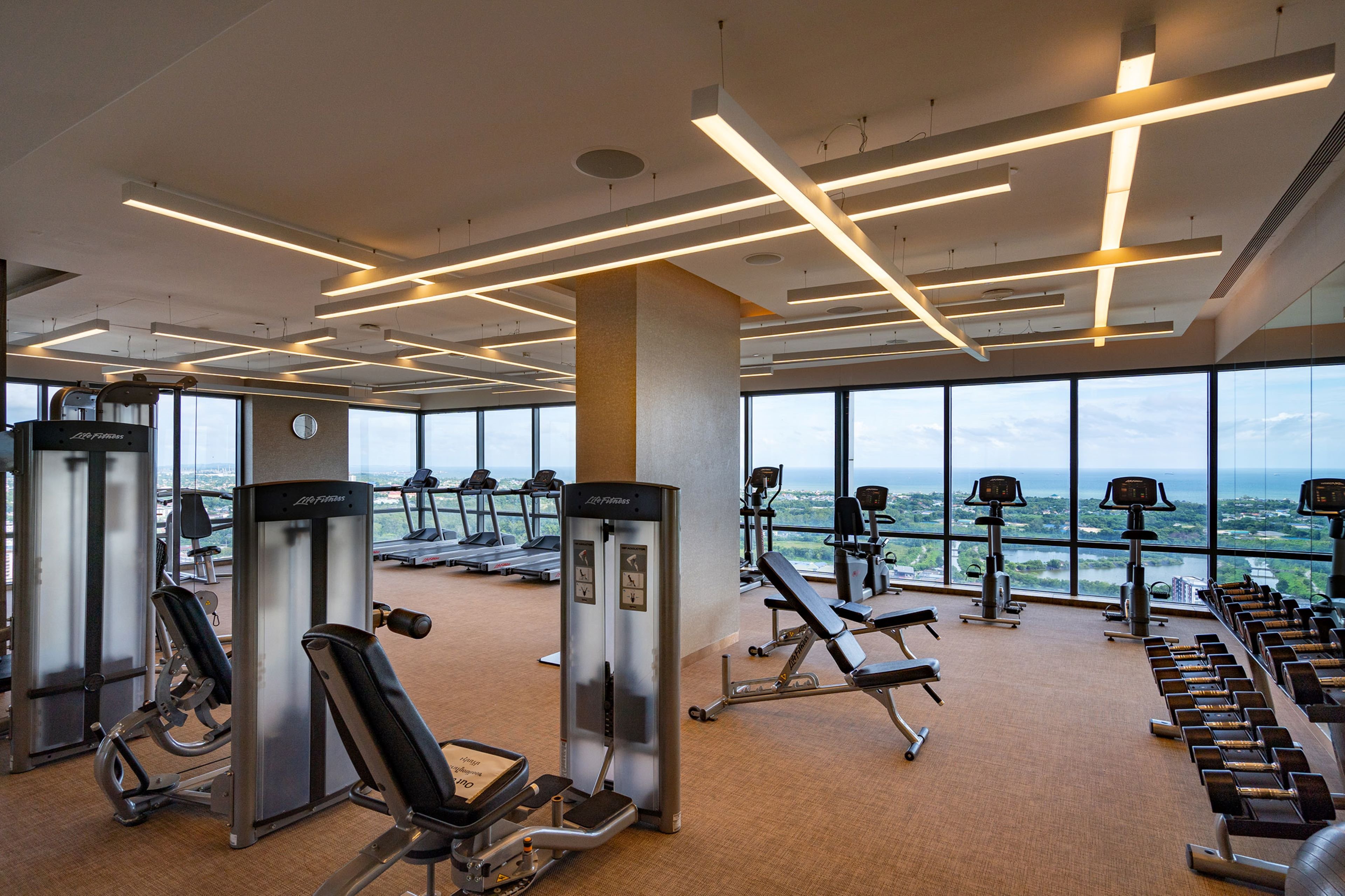 Holiday Inn & Suites Rayong City Centre 42/77