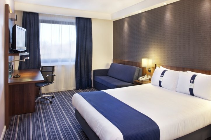 HOLIDAY INN EXPRESS COLCHESTER 10/33