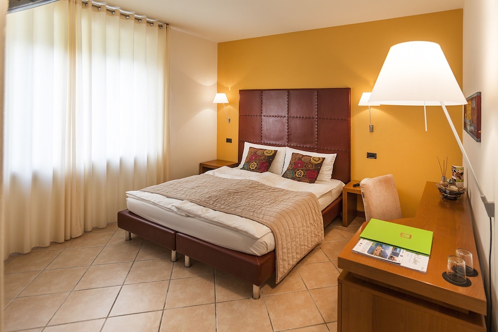 Hotel Meridiana 16/76