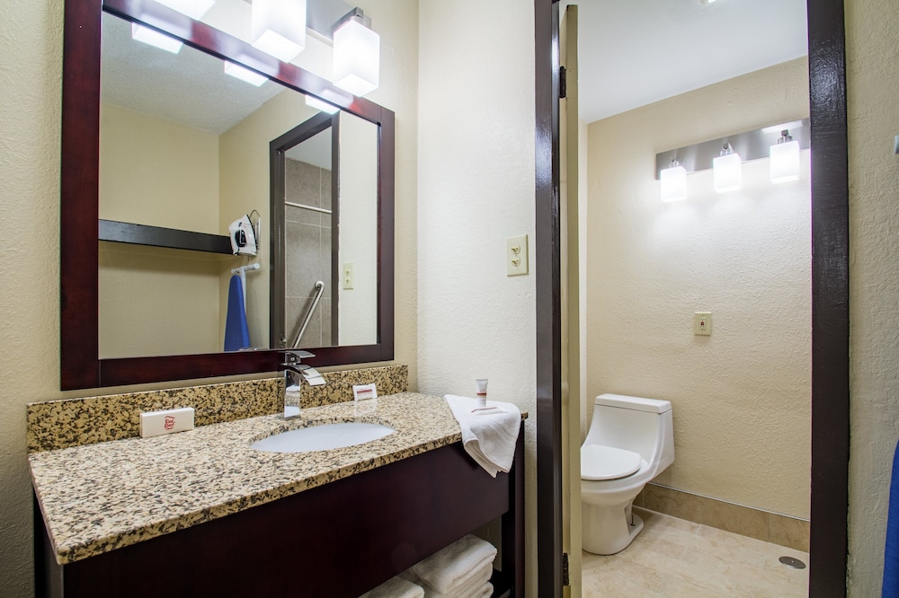 Red Roof Inn Batavia 15/47