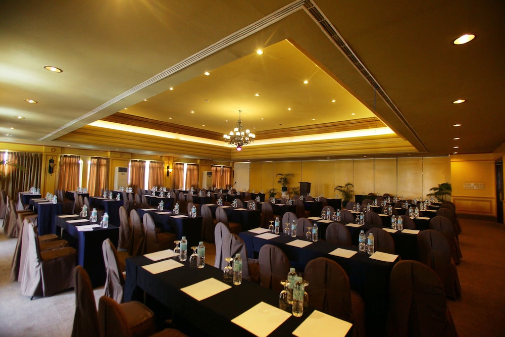 VISTA MAR BEACH RESORT AND COUNTRY CLUB 36/50