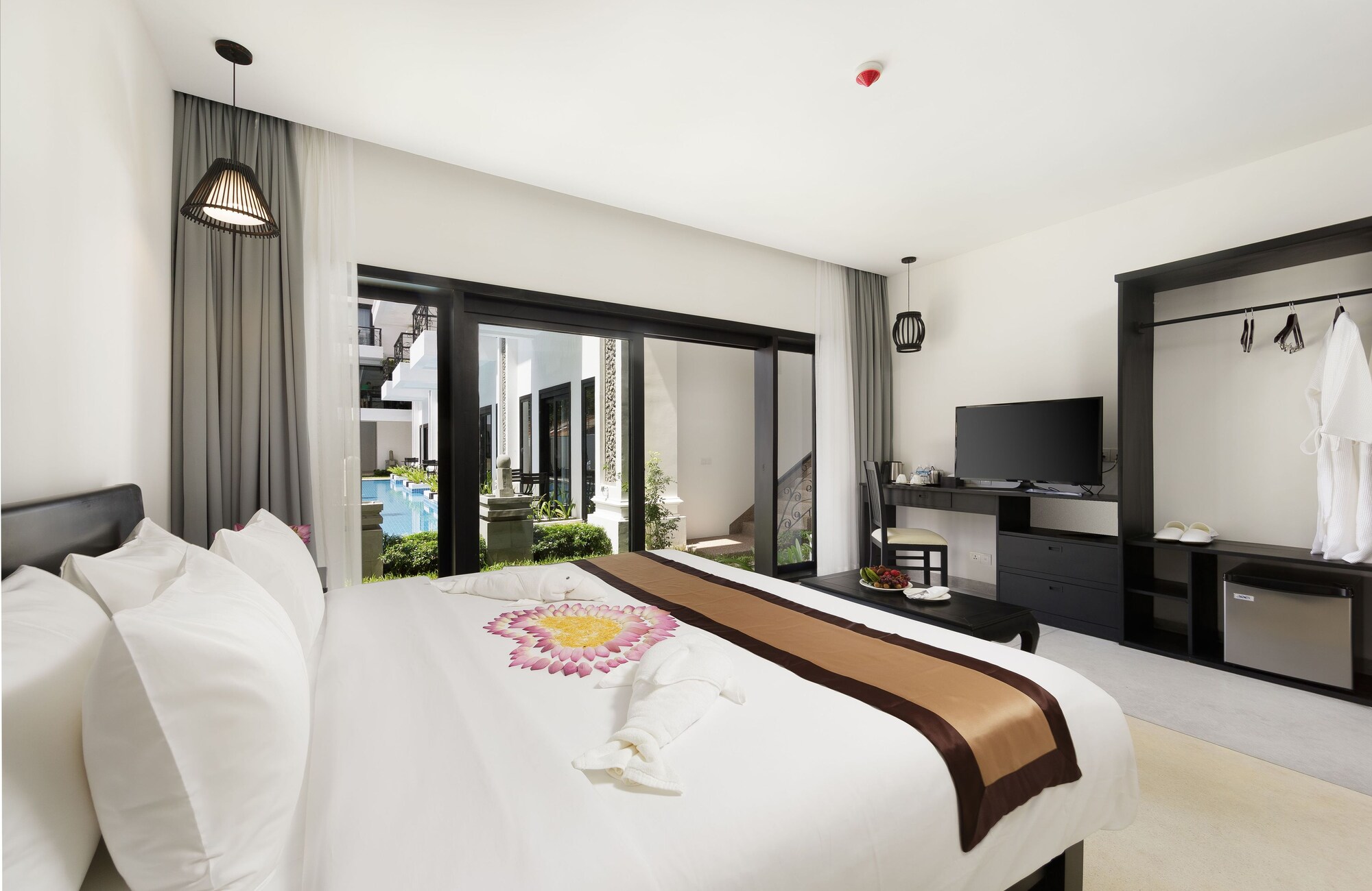 LANDMARK, DOUBLE BED