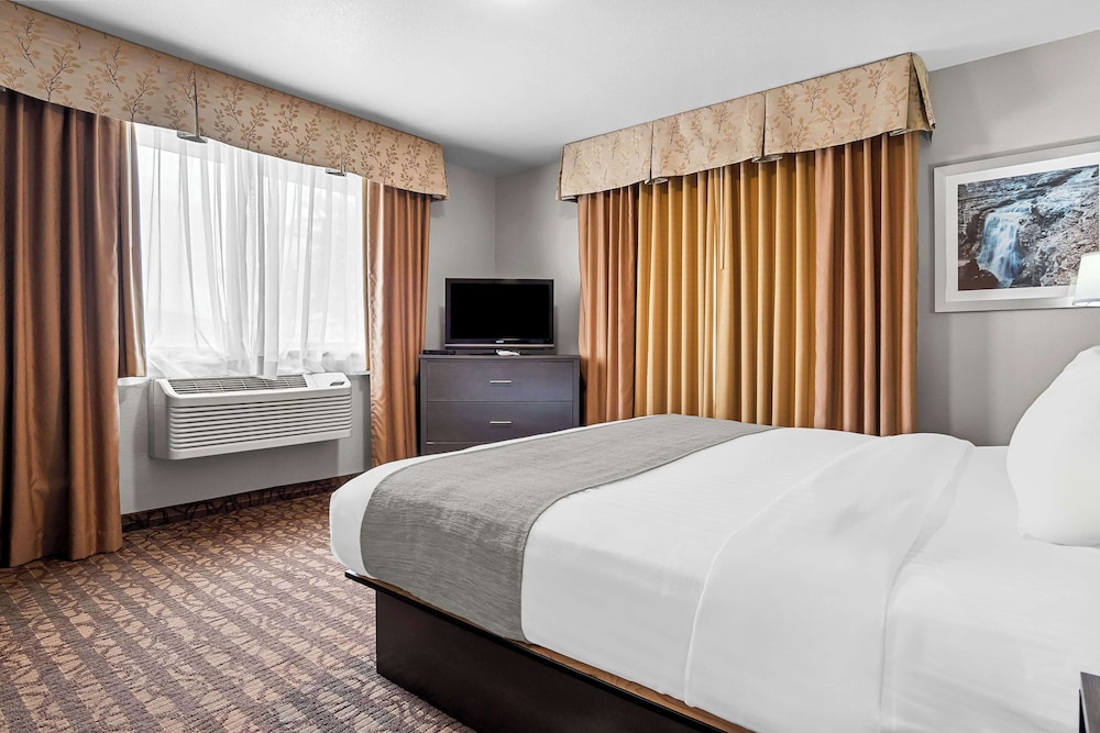 Suite, King and Queen Bed