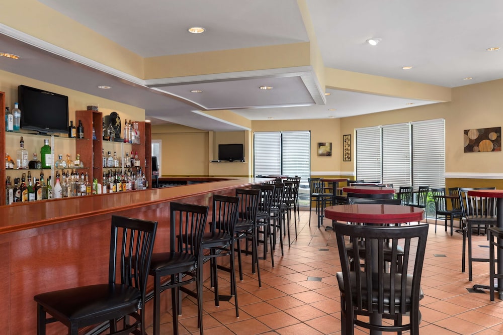 Country Inn and Suites By Radisson Atlanta Airport South GA 31/43