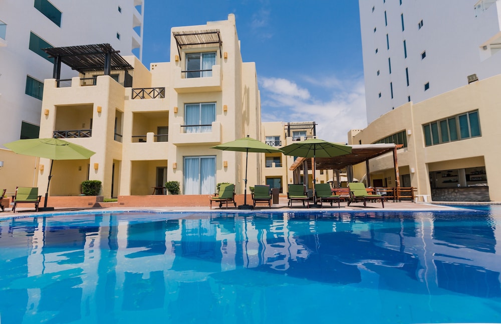 Torrenza Boutique Resort 6/48