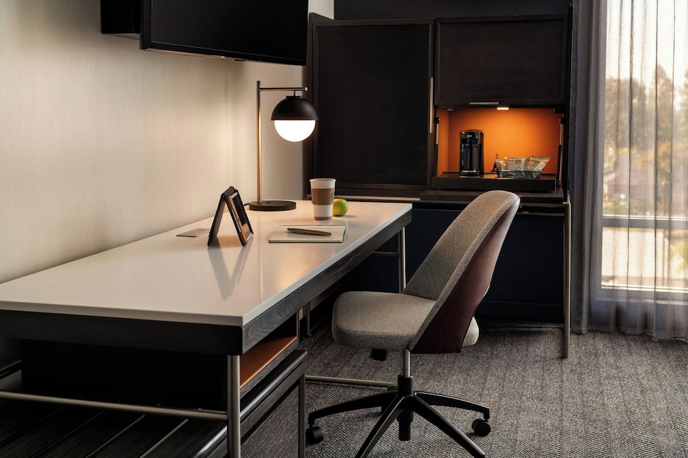 Courtyard by Marriott Cleveland TN 26/32