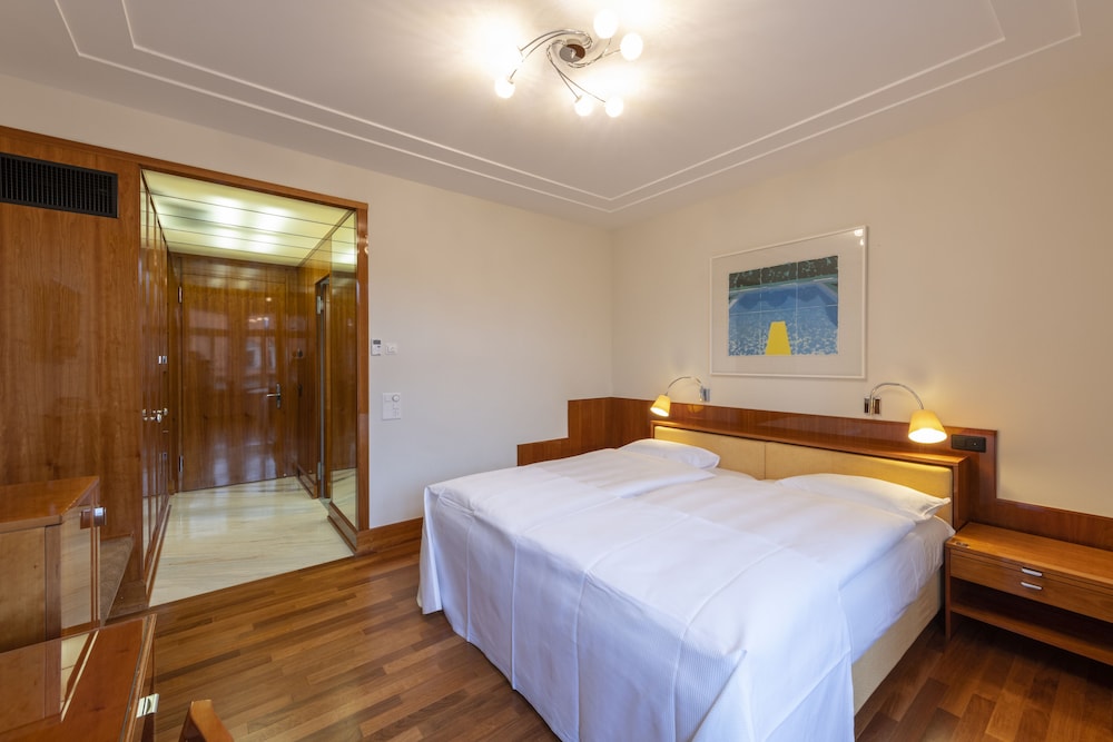 Junior Suite, Twin Beds, Female Floor